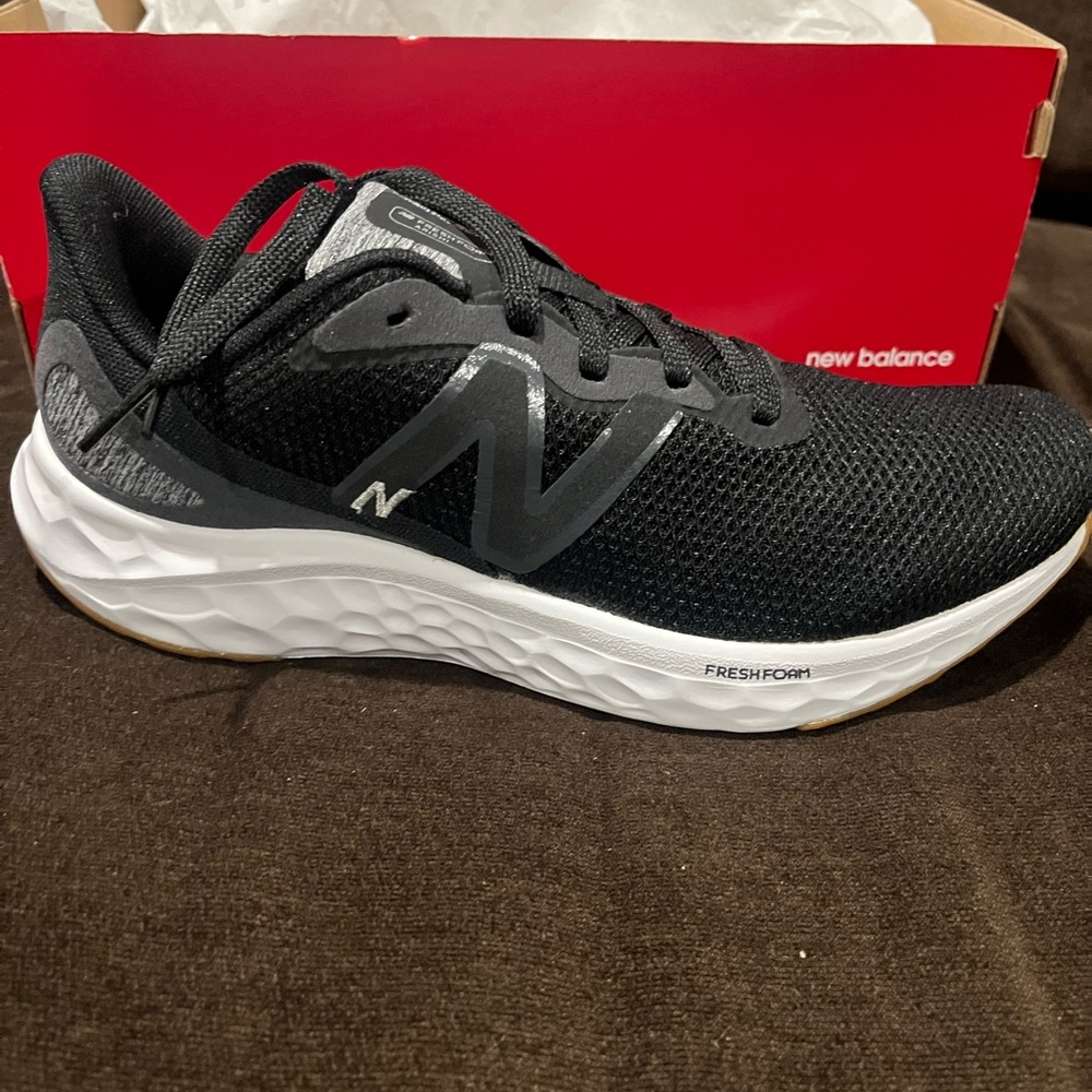 New Balance Men's Black & White Fresh Foam Running Shoes